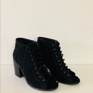 Lace up heels!!